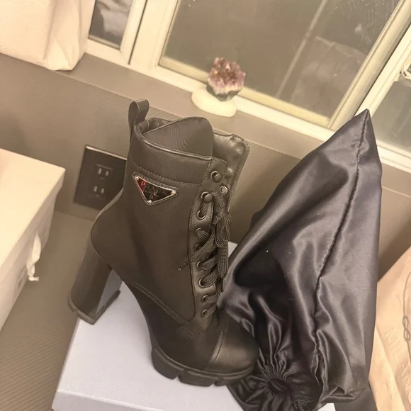 Prada boots - Picture 2 of 5